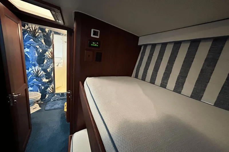 Slide: The Image of Hatteras 60 Convertible 1984 - 25