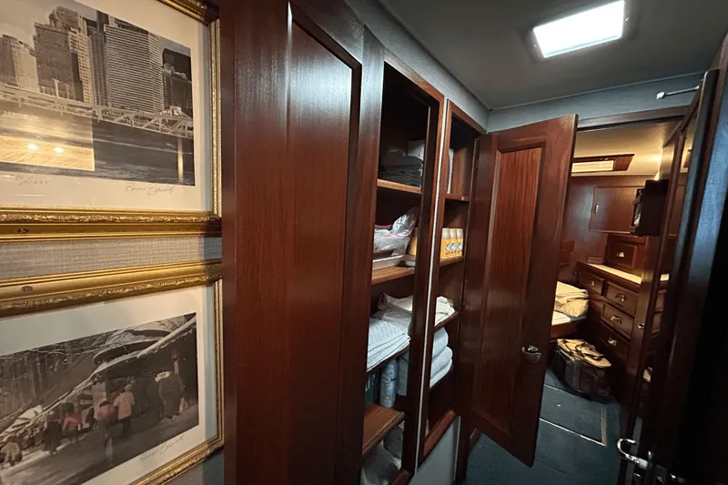 Slide: The Image of Hatteras 60 Convertible 1984 - 33