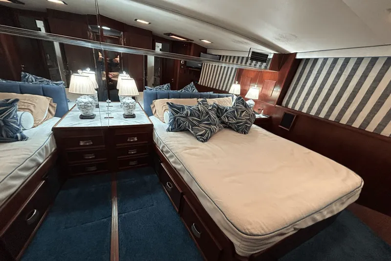 Slide: The Image of Hatteras 60 Convertible 1984 - 34