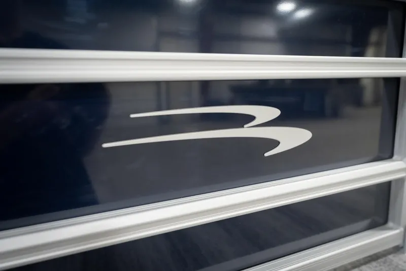 Slide: The Image of Flooring texture of 2026 Bennington 20 SFC boat, featuring Reeder-Trausch Marine logo. - 53