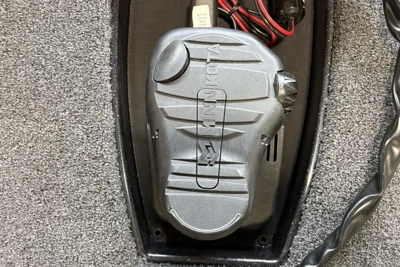 Slide: The Image of Foot pedal control for Minn Kota trolling motor on Nitro Z17, 2026 model. - 6