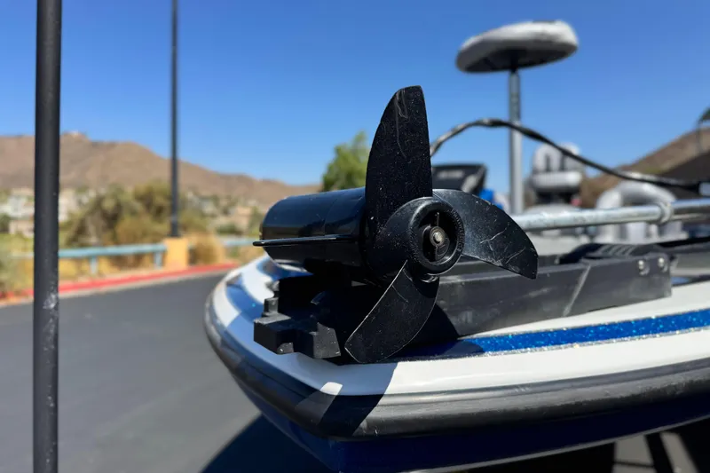 Slide: The Image of 2022 Nitro Z19 boat with a close-up of the trolling motor propeller. - 7