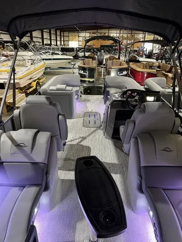 Slide: The Image of SunCatcher Fusion Series 322RC W/Yamaha 200 "SHO" No Trailer 2025 - 21