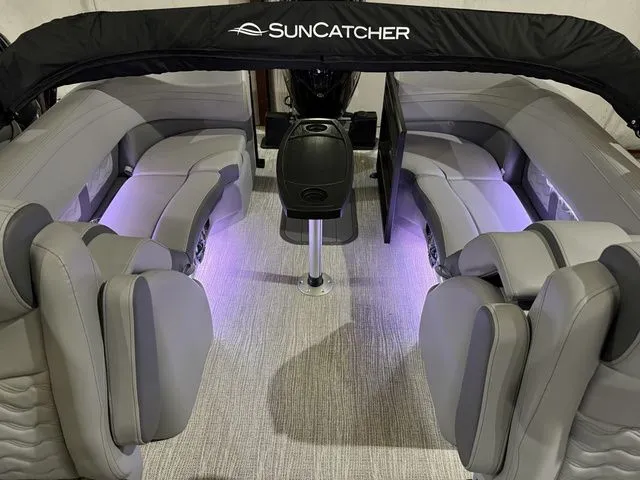 Slide: The Image of SunCatcher Fusion Series 322RC W/Yamaha 200 "SHO" No Trailer 2025 - 8