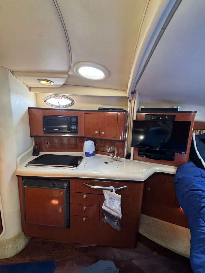Slide: The Image of Sea Ray 300 Sundancer 2005 - 15
