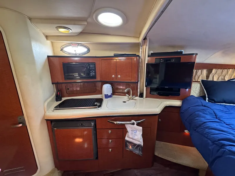 Slide: The Image of Sea Ray 300 Sundancer 2005 - 17