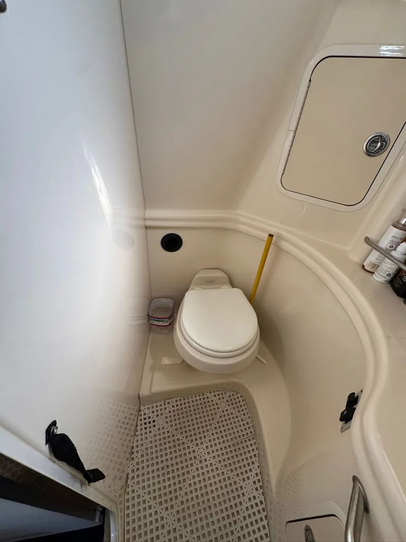 Slide: The Image of Sea Ray 300 Sundancer 2005 - 22