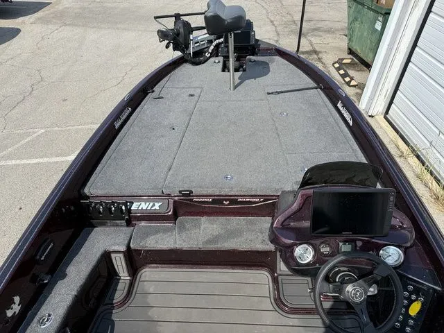 Slide: The Image of Phoenix Bass Boat 21 XE Demo 2025 - 10
