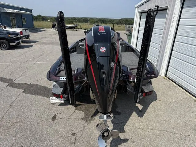 Slide: The Image of Phoenix Bass Boat 21 XE Demo 2025 - 4