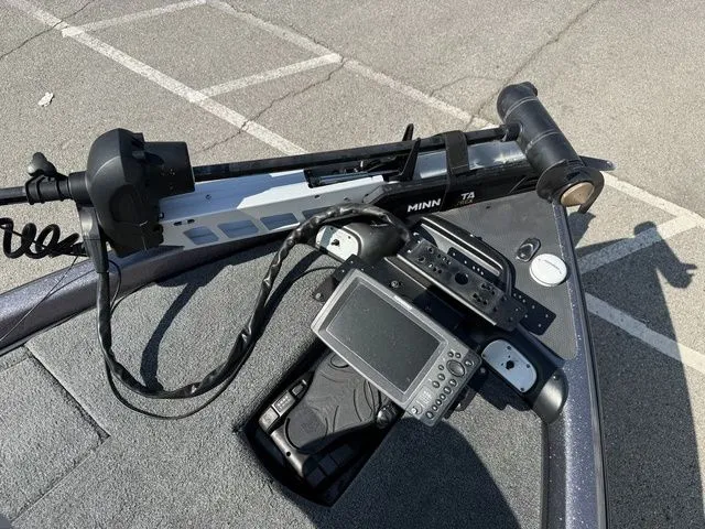 Slide: The Image of Phoenix Bass Boat 619 Pro 2012 - 12