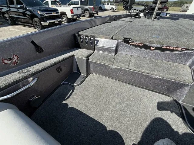 Slide: The Image of Phoenix Bass Boat 619 Pro 2012 - 17