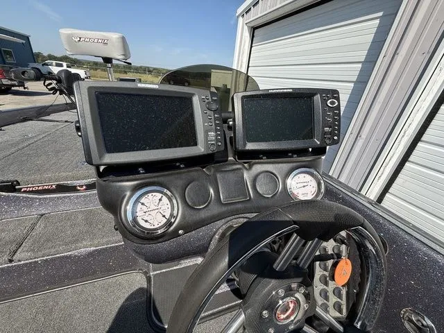 Slide: The Image of Phoenix Bass Boat 619 Pro 2012 - 19