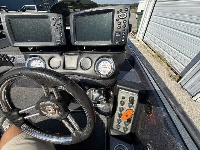 Slide: The Image of Phoenix Bass Boat 619 Pro 2012 - 20