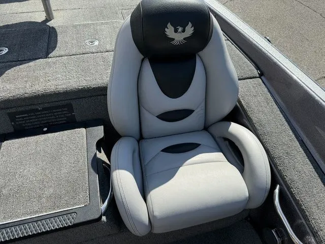 Slide: The Image of Phoenix Bass Boat 619 Pro 2012 - 24