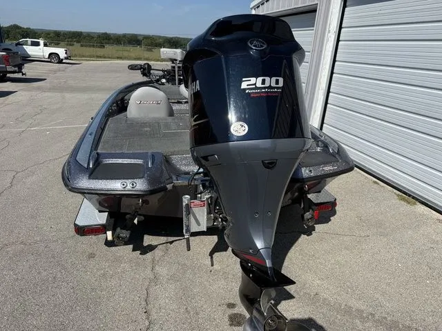 Slide: The Image of Phoenix Bass Boat 619 Pro 2012 - 5