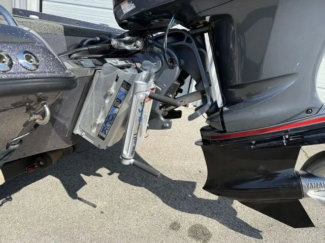 Slide: The Image of Phoenix Bass Boat 619 Pro 2012 - 7