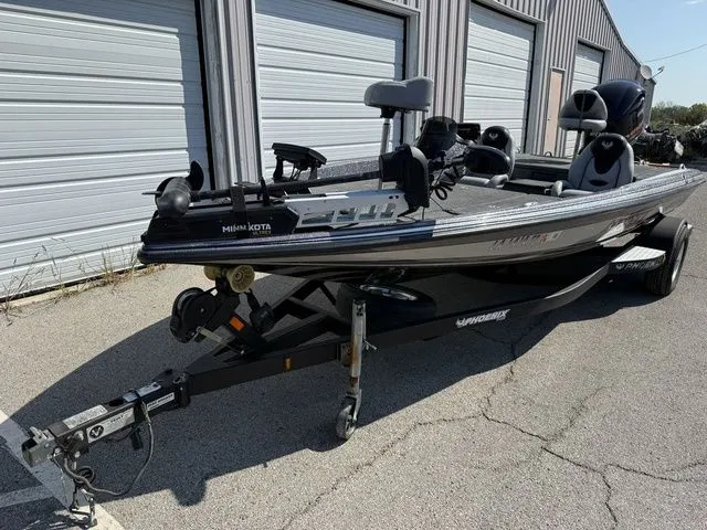 Slide: The Image of Phoenix Bass Boat 619 Pro 2012 - 8