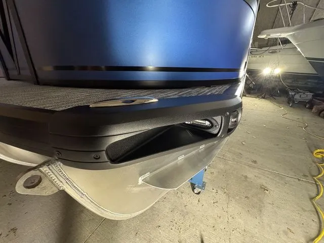 Slide: The Image of Viaggio By Misty Harbor X22S Tri-Toon (27" Tubes) 2026 - 11