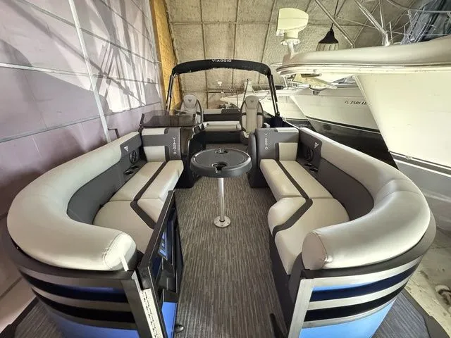 Slide: The Image of Viaggio By Misty Harbor X22S Tri-Toon (27" Tubes) 2026 - 12