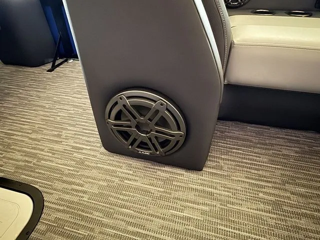 Slide: The Image of Viaggio By Misty Harbor X22S Tri-Toon (27" Tubes) 2026 - 19