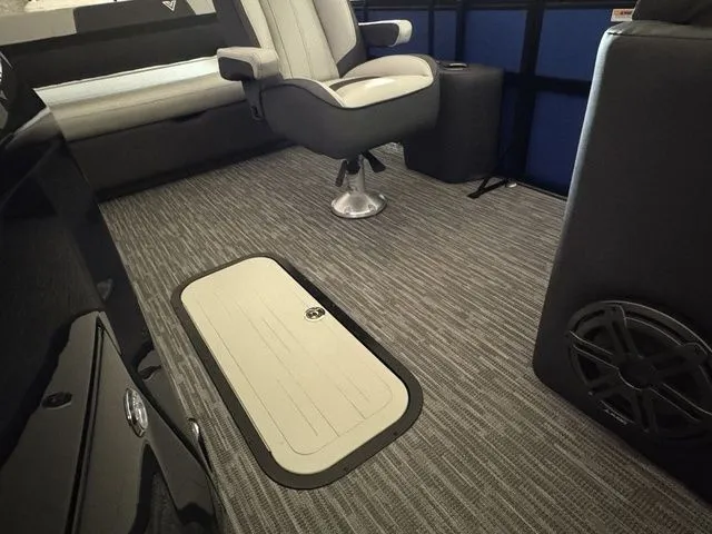 Slide: The Image of Viaggio By Misty Harbor X22S Tri-Toon (27" Tubes) 2026 - 20