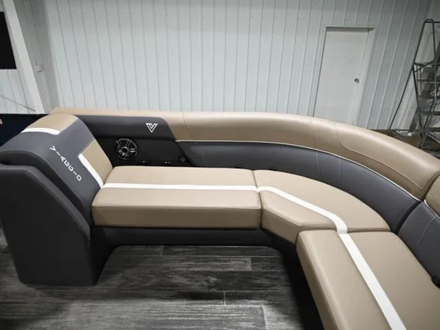 Slide: The Image of Viaggio By Misty Harbor X22S Tri-Toon (27" Tubes) 2026 - 5