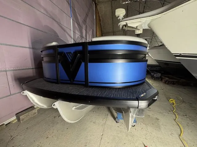 Slide: The Image of Viaggio By Misty Harbor X22S Tri-Toon (27" Tubes) 2026 - 7