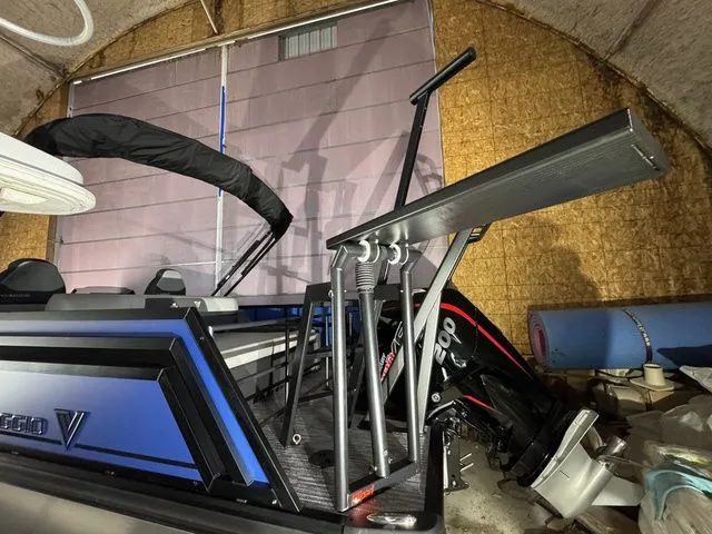 Slide: The Image of Viaggio By Misty Harbor X22S Tri-Toon (27" Tubes) 2026 - 8