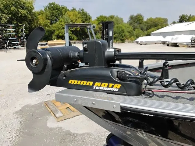 Slide: The Image of Alumacraft Classic 165 Side Console 2005 - 3