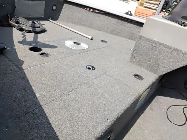 Slide: The Image of Alumacraft Classic 165 Side Console 2005 - 5