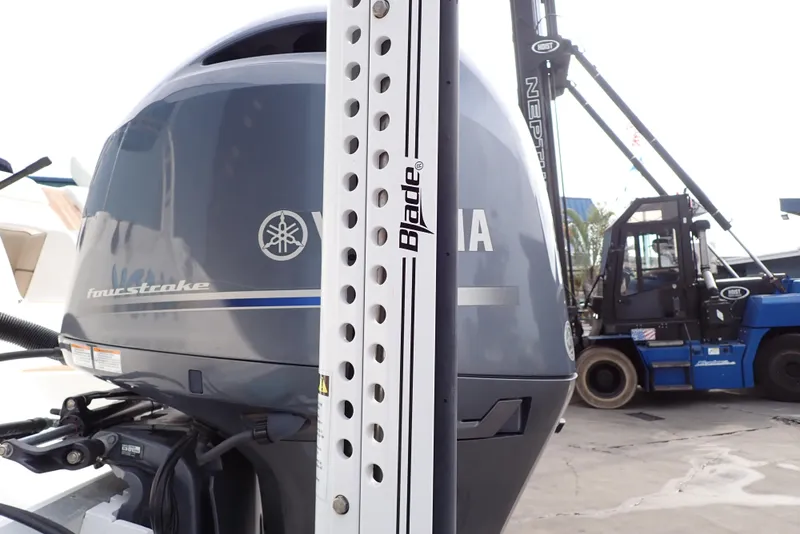 Slide: The Image of NauticStar 243DC Sport Deck 2019 - 80