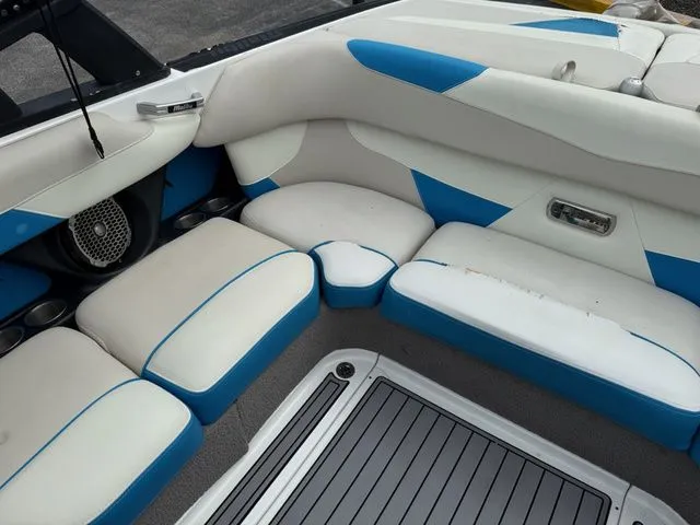 Slide: The Image of Malibu Wakesetter 22 VLX 2015 - 14