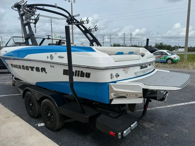 Slide: The Image of Malibu Wakesetter 22 VLX 2015 - 6