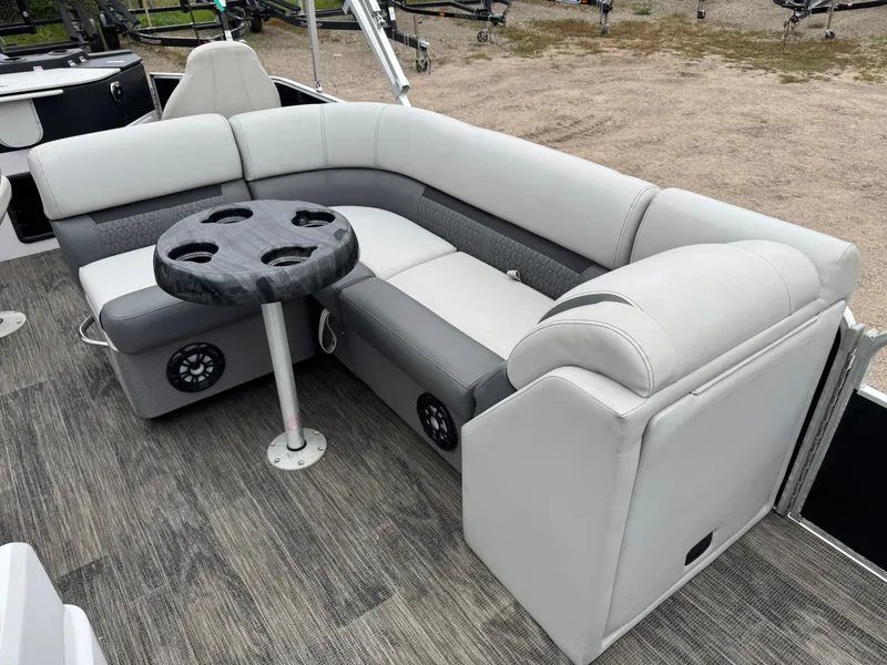 Slide: The Image of Sweetwater 2086 FX Pontoon 2021 - 32