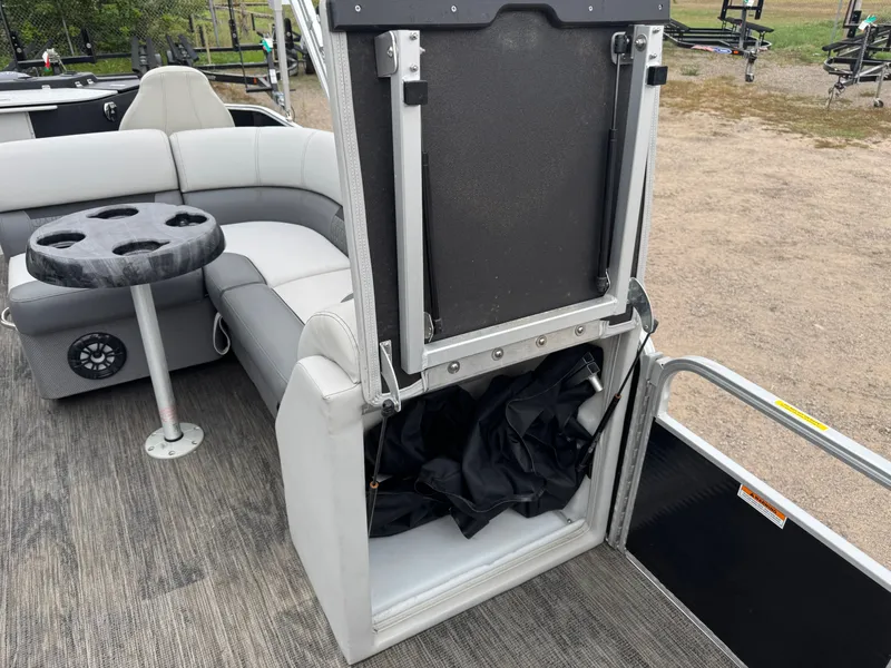 Slide: The Image of Sweetwater 2086 FX Pontoon 2021 - 34