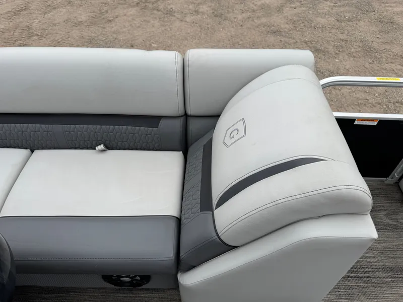 Slide: The Image of Sweetwater 2086 FX Pontoon 2021 - 35