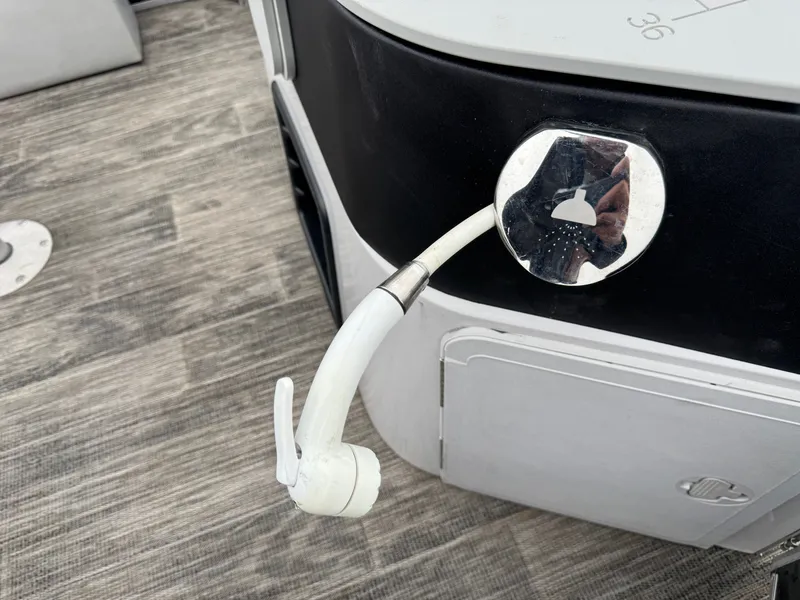 Slide: The Image of Sweetwater 2086 FX Pontoon 2021 - 52