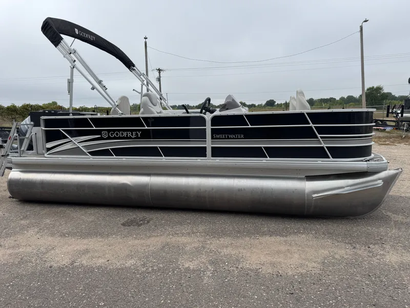 Slide: The Image of Sweetwater 2086 FX Pontoon 2021 - 63