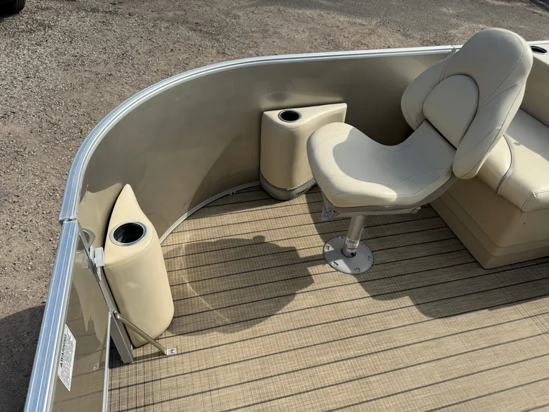 Slide: The Image of Sylvan Mirage 820 4-PT Pontoon 2018 - 16