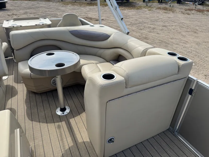 Slide: The Image of Sylvan Mirage 820 4-PT Pontoon 2018 - 33