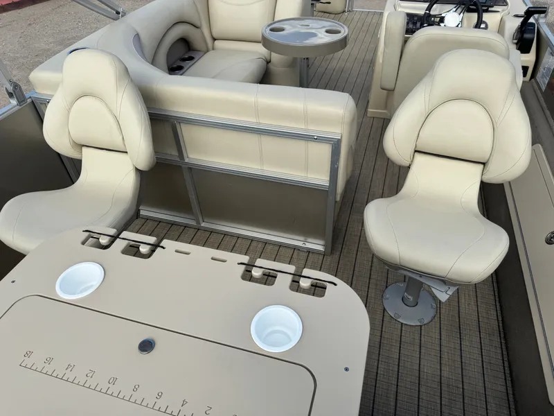 Slide: The Image of Sylvan Mirage 820 4-PT Pontoon 2018 - 43