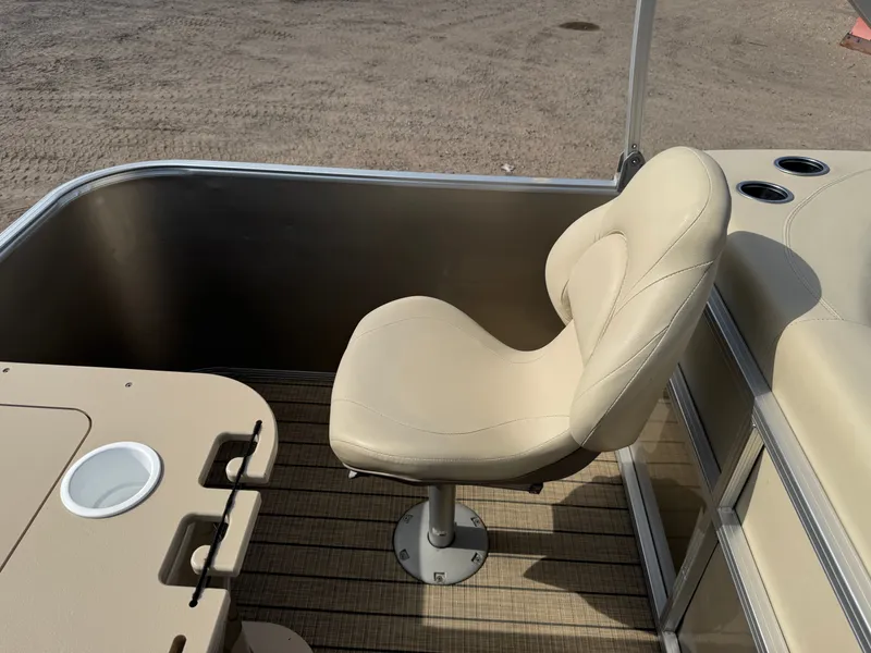 Slide: The Image of Sylvan Mirage 820 4-PT Pontoon 2018 - 47