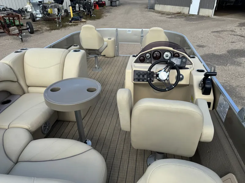 Slide: The Image of Sylvan Mirage 820 4-PT Pontoon 2018 - 6