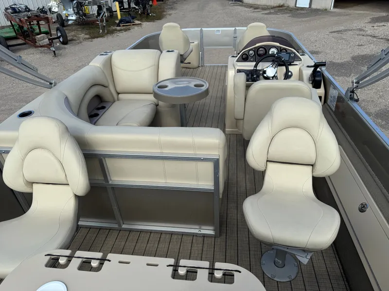 Slide: The Image of Sylvan Mirage 820 4-PT Pontoon 2018 - 8