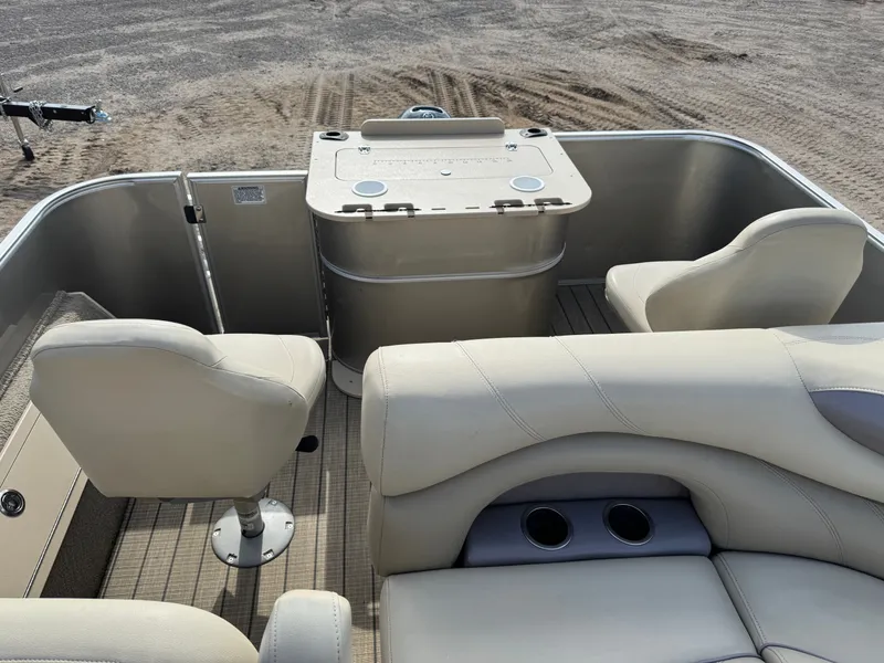 Slide: The Image of Sylvan Mirage 820 4-PT Pontoon 2018 - 9