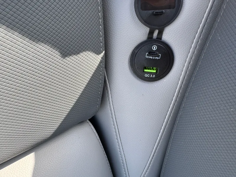 Slide: The Image of Tahoe Geofish 2385 Rear Fish & Honda 4-Stroke EFI 2025 - 17