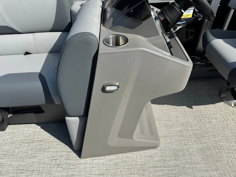 Slide: The Image of Tahoe Geofish 2385 Rear Fish & Honda 4-Stroke EFI 2025 - 18