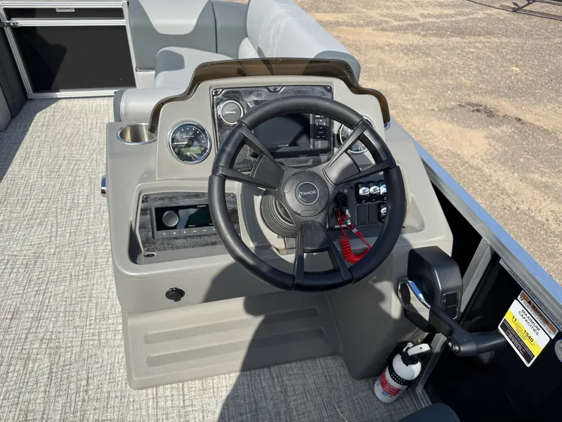 Slide: The Image of Tahoe Geofish 2385 Rear Fish & Honda 4-Stroke EFI 2025 - 20