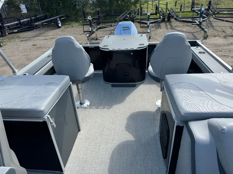 Slide: The Image of Tahoe Geofish 2385 Rear Fish & Honda 4-Stroke EFI 2025 - 30