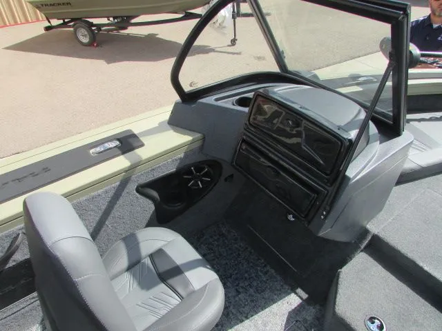 Slide: The Image of Tracker Targa 18 Combo Tournament Edition 2026 - 10